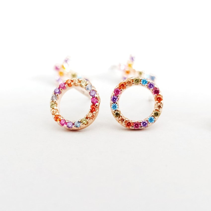 Pendientes de plata circulares con circonitas - Mooncolors.es