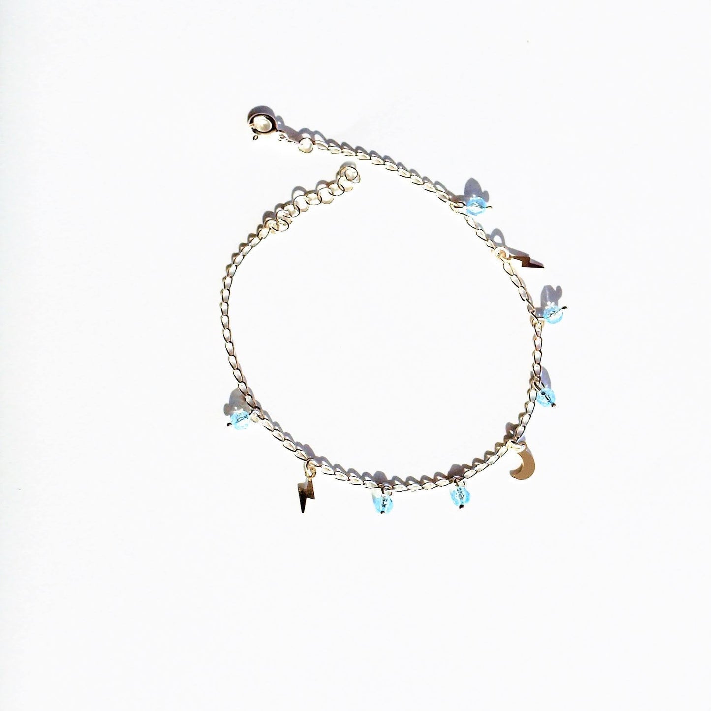 Pulsera de plata con chatones y cristal