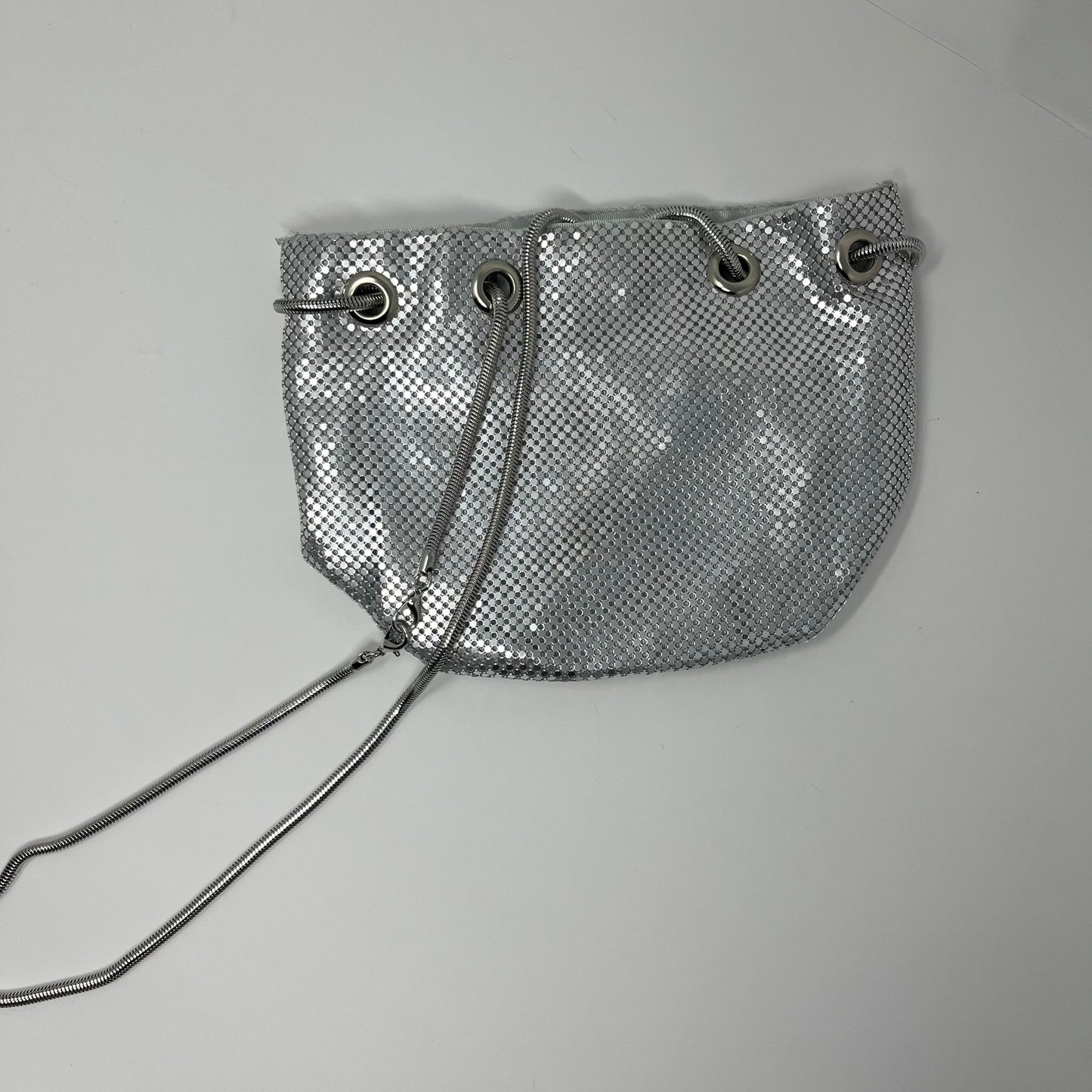 Bolso cubierta metálica color plata - Mooncolors.es