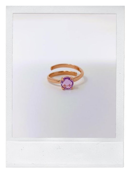 Anillo de plata con baño de oro y gema Amatista